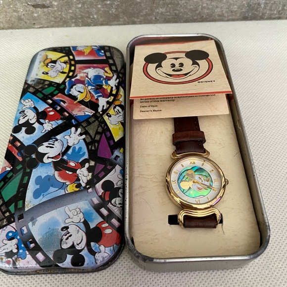 Vintage Mickey Mouse Watch with Case - Picture 11 of 11